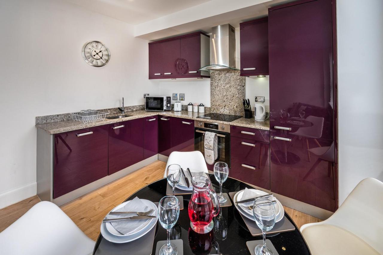 Modern & Spacious 2-Bed Flat With Secure Parking Reading Exteriör bild