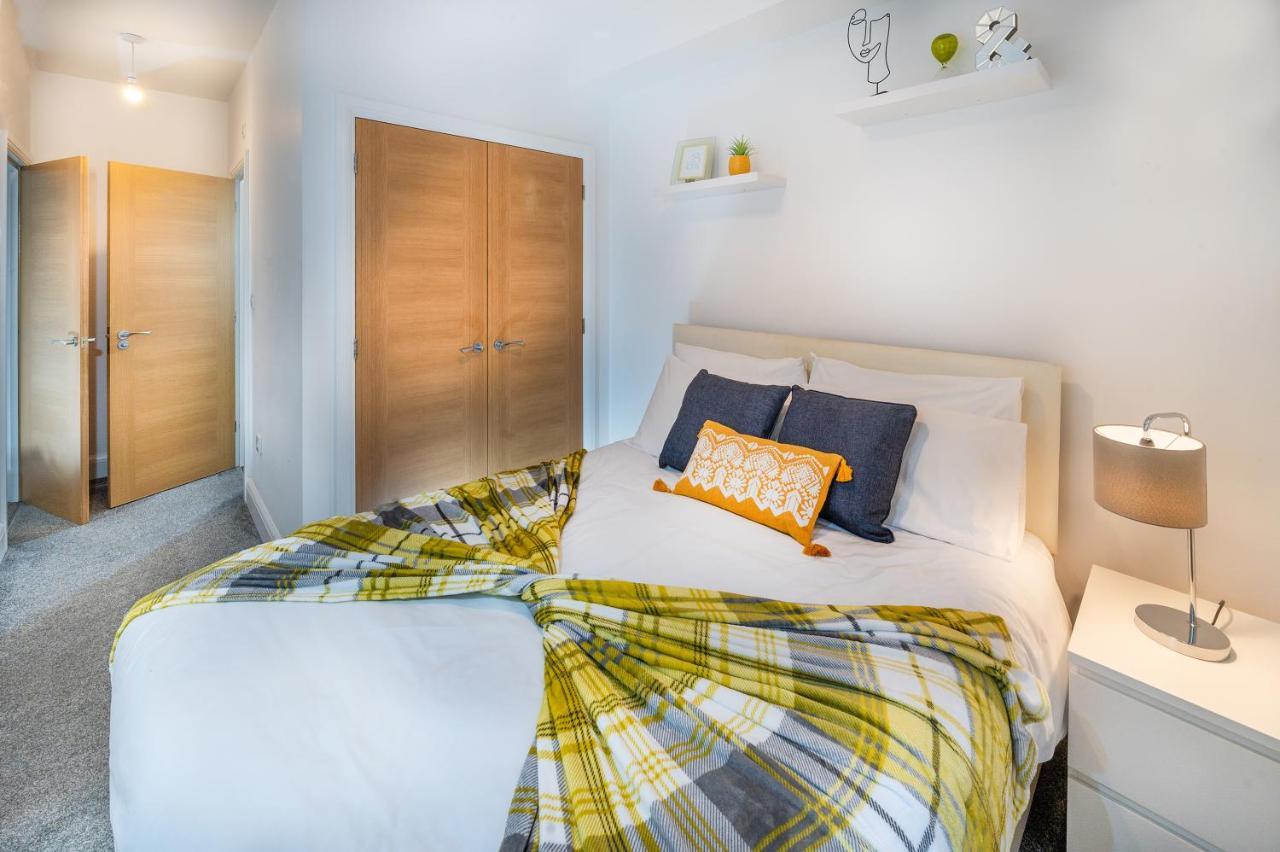 Modern & Spacious 2-Bed Flat With Secure Parking Reading Exteriör bild