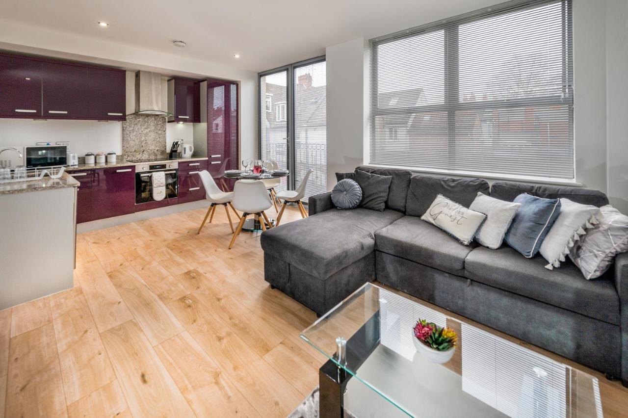 Modern & Spacious 2-Bed Flat With Secure Parking Reading Exteriör bild
