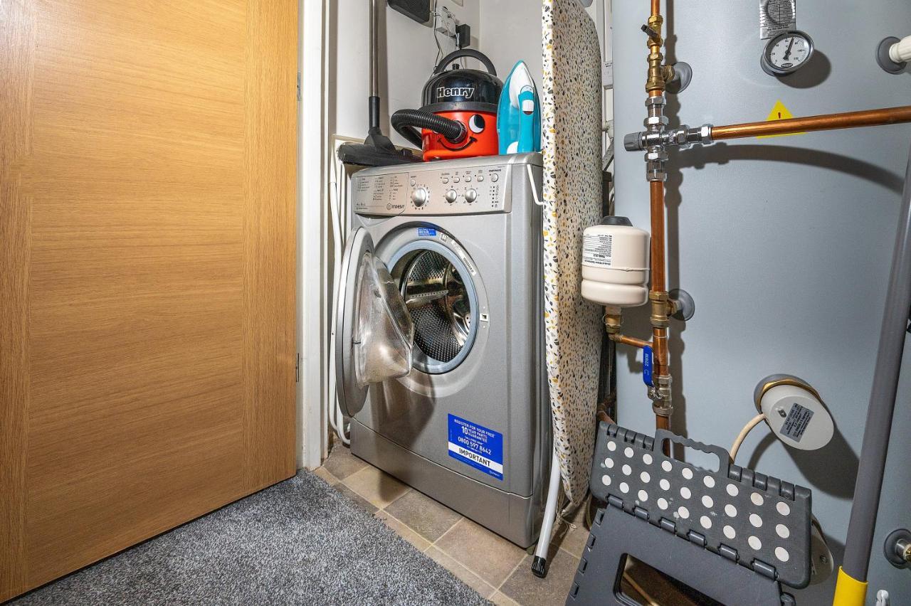Modern & Spacious 2-Bed Flat With Secure Parking Reading Exteriör bild
